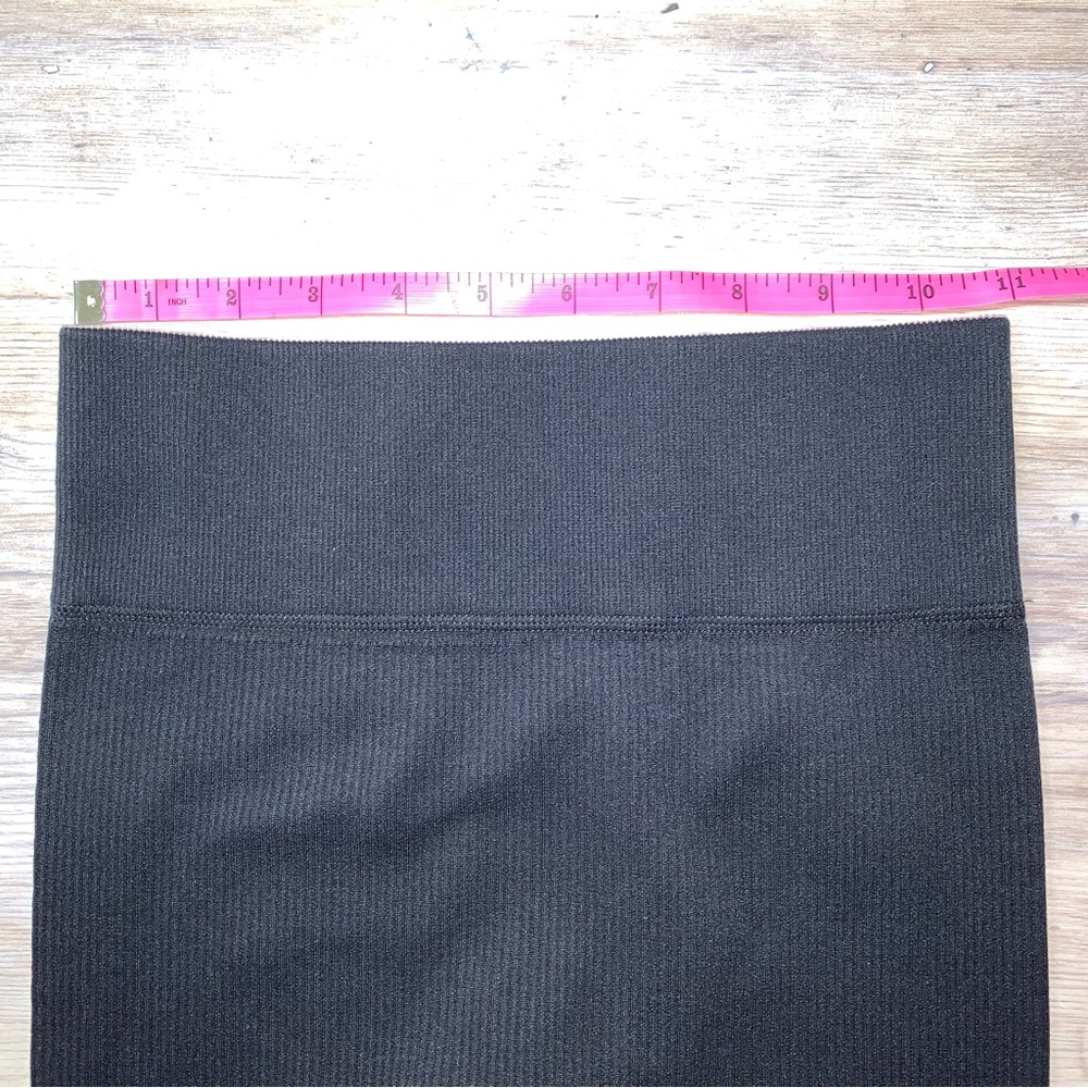 Black Ribbed Higher Rise Leggings - Picture 9 of 10